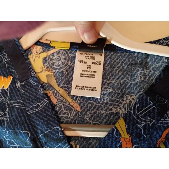 Peter Pan Cherokee Scrubs Disney Tooniforms Unisex V Neck Top TF728 PEOM XS - Picture 4 of 5